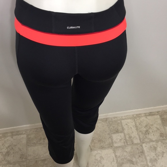 Adidas Yoga Capri Buttery Soft Leggings Size Small - Picture 6 of 9